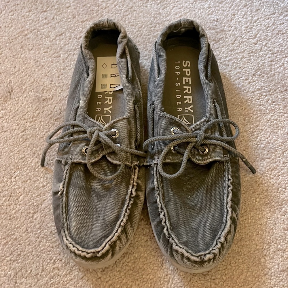 Distressed Sperry Top-Siders